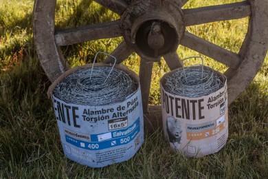 Alambre galvanizado de púas con torsión alternada